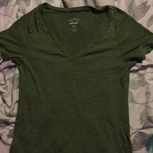 A green low cut tee